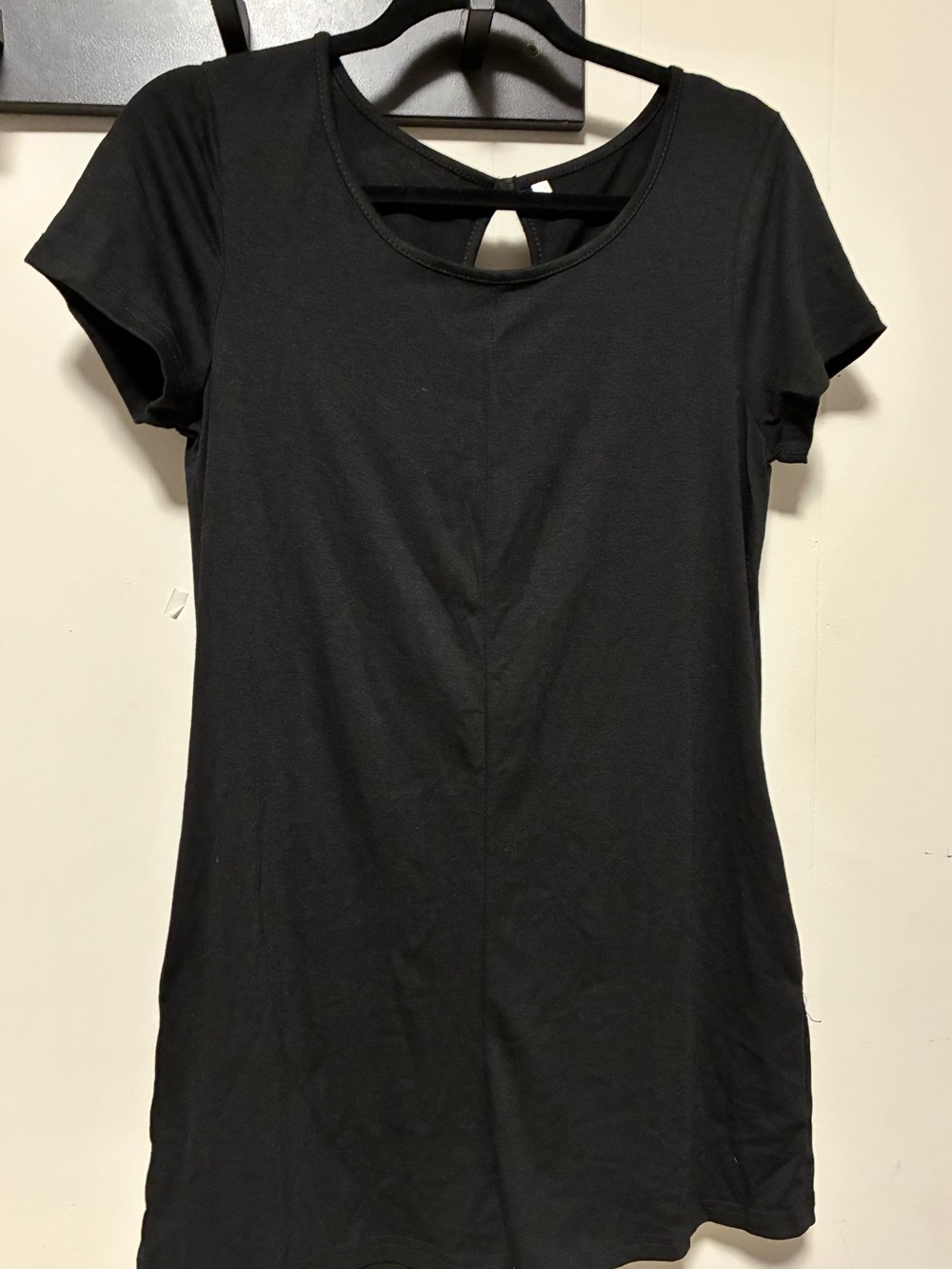 Women's Black Short Sleeve Keyhole Back Romper Dress W Pockets